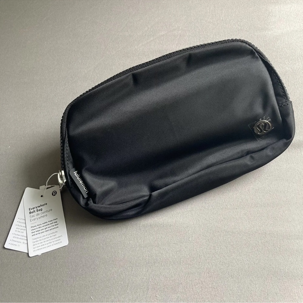 NWT Large Lululemon Everywhere Belt Bag